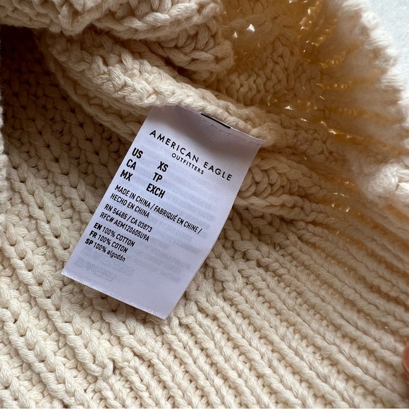 American Eagle Cable Knit Sweater Vest - Picture 9 of 9